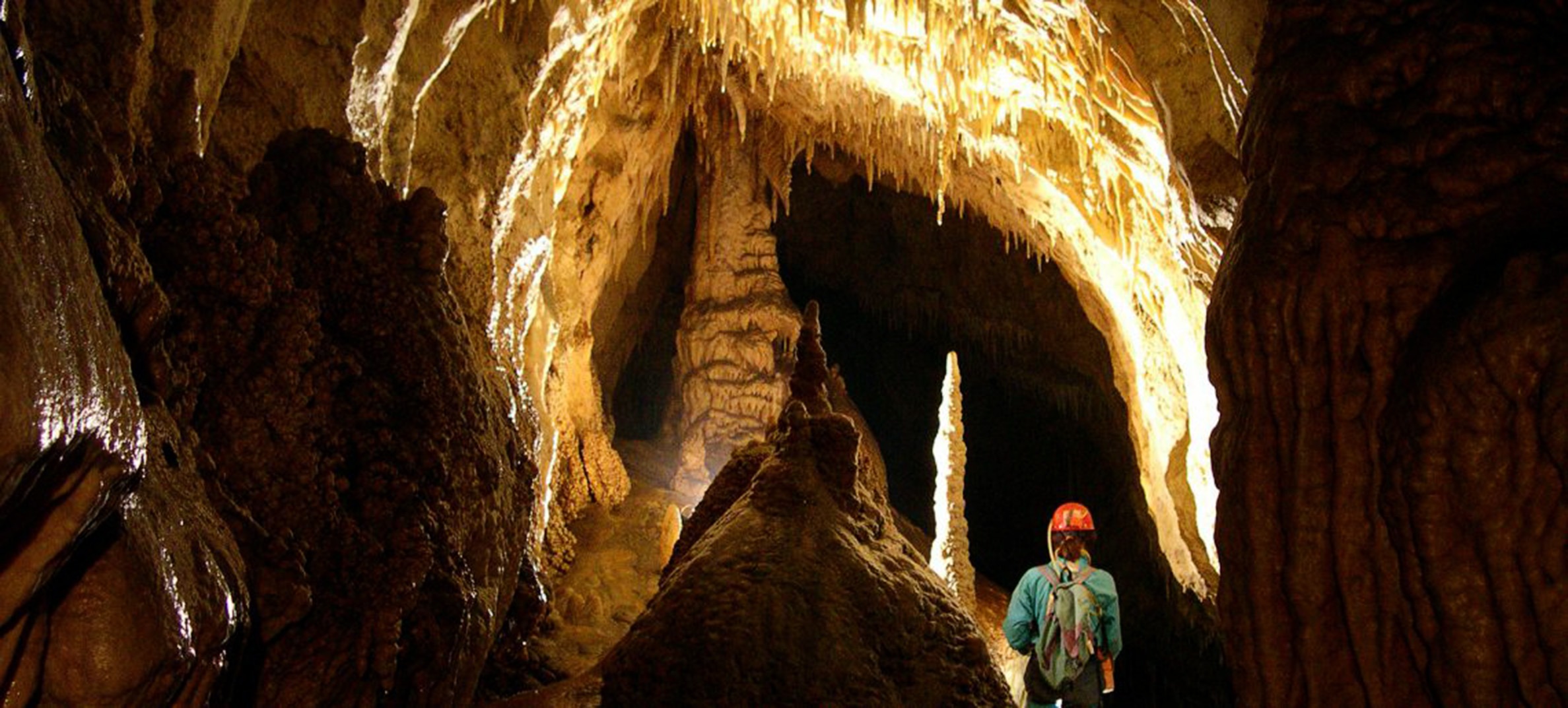LES GROTTES DE BOSSEA DANS LA VALLÉ CORSAGLIA Viaggio nel Monte Regale